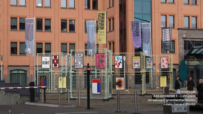 DSC03080- ART-GRONDWET - buitenexpositie grondwetartikelen - Leonardo da Vinci-plein - 15okt2024 - foto GerardMontE web DSC03080- ART-GRONDWET - buitenexpositie grondwetartikelen - Leonardo da Vinci-plein - 15okt2024 - foto GerardMontE web