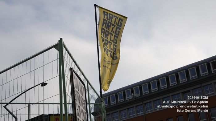 DSC03081- ART-GRONDWET - buitenexpositie grondwetartikelen - Leonardo da Vinci-plein - 15okt2024 - foto GerardMontE web DSC03081- ART-GRONDWET - buitenexpositie grondwetartikelen - Leonardo da Vinci-plein - 15okt2024 - foto GerardMontE web