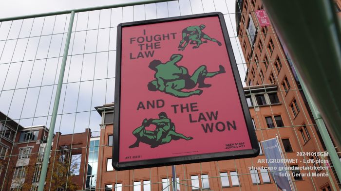 DSC03087- ART-GRONDWET - buitenexpositie grondwetartikelen - Leonardo da Vinci-plein - 15okt2024 - foto GerardMontE web DSC03087- ART-GRONDWET - buitenexpositie grondwetartikelen - Leonardo da Vinci-plein - 15okt2024 - foto GerardMontE web