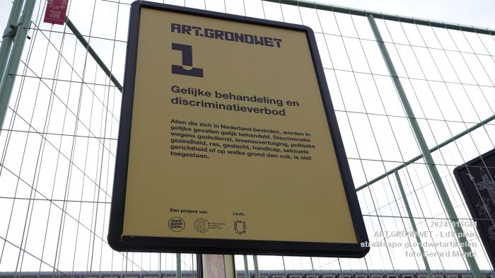 DSC03089- ART-GRONDWET - buitenexpositie grondwetartikelen - Leonardo da Vinci-plein - 15okt2024 - foto GerardMontE web DSC03089- ART-GRONDWET - buitenexpositie grondwetartikelen - Leonardo da Vinci-plein - 15okt2024 - foto GerardMontE web