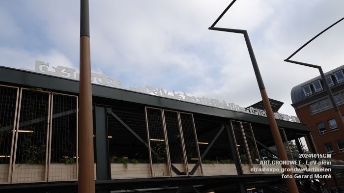 DSC03123- ART-GRONDWET - buitenexpositie grondwetartikelen - Leonardo da Vinci-plein - 15okt2024 - foto GerardMontE web DSC03123- ART-GRONDWET - buitenexpositie grondwetartikelen - Leonardo da Vinci-plein - 15okt2024 - foto GerardMontE web