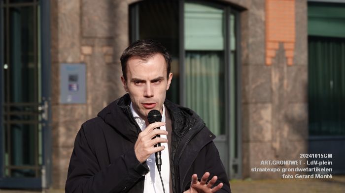 DSC03150- ART-GRONDWET - buitenexpositie grondwetartikelen - Leonardo da Vinci-plein - 15okt2024 - foto GerardMontE web DSC03150- ART-GRONDWET - buitenexpositie grondwetartikelen - Leonardo da Vinci-plein - 15okt2024 - foto GerardMontE web