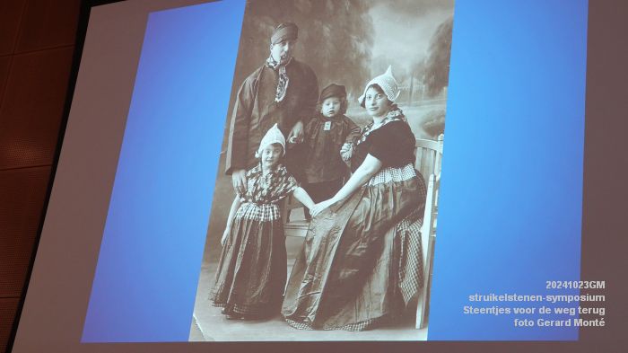 DSC04174- struikelstenen-symposium Steentjes voor de weg terug - 23okt2024 - foto GerardMontE web DSC04174- struikelstenen-symposium Steentjes voor de weg terug - 23okt2024 - foto GerardMontE web