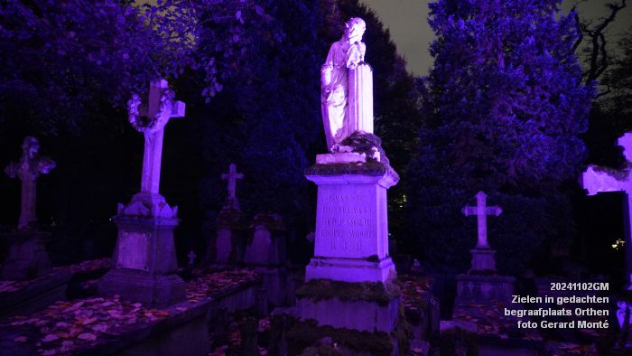 DSC08931- Zielen in gedachten - lichtjesavond op de begraafplaats Groenendaal in Orthen - 2nov2024 - foto GerardMontE web DSC08931- Zielen in gedachten - lichtjesavond op de begraafplaats Groenendaal in Orthen - 2nov2024 - foto GerardMontE web