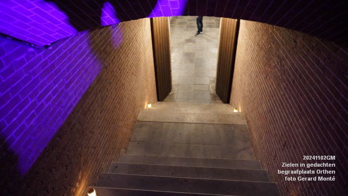 DSC08938- Zielen in gedachten - lichtjesavond op de begraafplaats Groenendaal in Orthen - 2nov2024 - foto GerardMontE web DSC08938- Zielen in gedachten - lichtjesavond op de begraafplaats Groenendaal in Orthen - 2nov2024 - foto GerardMontE web