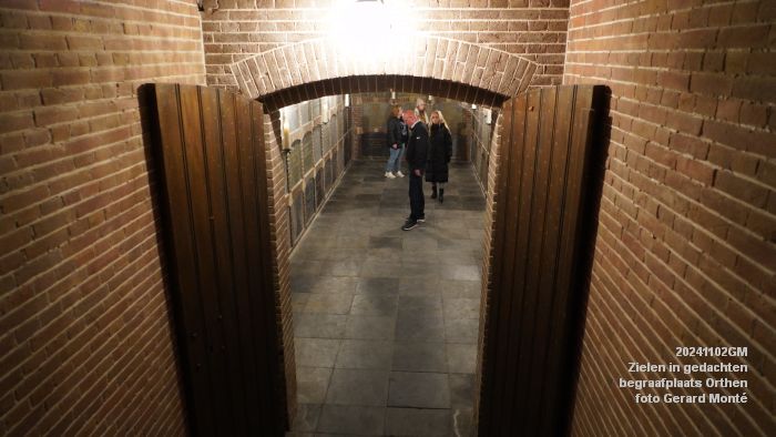 DSC08939- Zielen in gedachten - lichtjesavond op de begraafplaats Groenendaal in Orthen - 2nov2024 - foto GerardMontE web DSC08939- Zielen in gedachten - lichtjesavond op de begraafplaats Groenendaal in Orthen - 2nov2024 - foto GerardMontE web