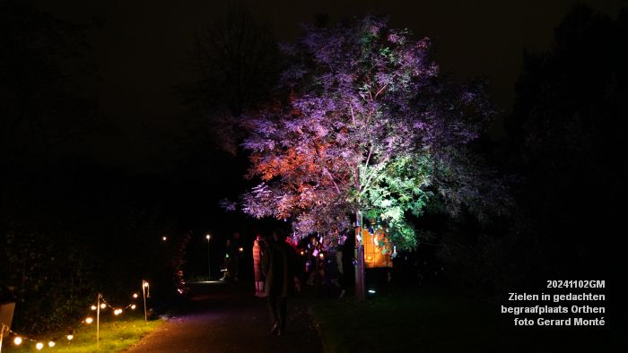 DSC08970- Zielen in gedachten - lichtjesavond op de begraafplaats Groenendaal in Orthen - 2nov2024 - foto GerardMontE web DSC08970- Zielen in gedachten - lichtjesavond op de begraafplaats Groenendaal in Orthen - 2nov2024 - foto GerardMontE web