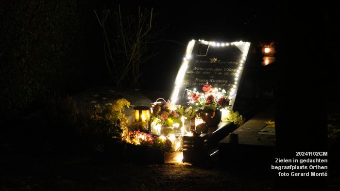 DSC08974- Zielen in gedachten - lichtjesavond op de begraafplaats Groenendaal in Orthen - 2nov2024 - foto GerardMontE web DSC08974- Zielen in gedachten - lichtjesavond op de begraafplaats Groenendaal in Orthen - 2nov2024 - foto GerardMontE web