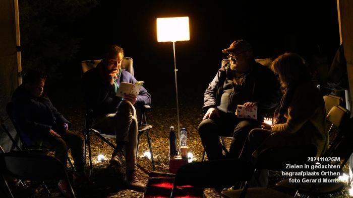 DSC08981- Zielen in gedachten - lichtjesavond op de begraafplaats Groenendaal in Orthen - 2nov2024 - foto GerardMontE web DSC08981- Zielen in gedachten - lichtjesavond op de begraafplaats Groenendaal in Orthen - 2nov2024 - foto GerardMontE web