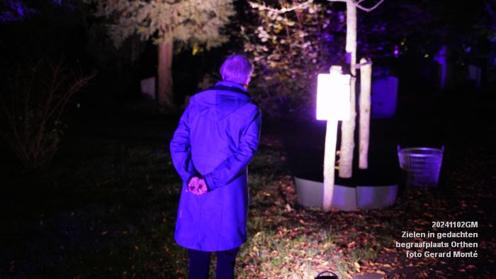 DSC08984- Zielen in gedachten - lichtjesavond op de begraafplaats Groenendaal in Orthen - 2nov2024 - foto GerardMontE web DSC08984- Zielen in gedachten - lichtjesavond op de begraafplaats Groenendaal in Orthen - 2nov2024 - foto GerardMontE web