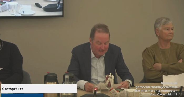 DSC06555d- i en o - gemeenteraadsbijeenkomst- I-O Informeren-Ontmoeten - 18nov2024 - schermfoto GerardMontE web DSC06555d- i en o - gemeenteraadsbijeenkomst- I-O Informeren-Ontmoeten - 18nov2024 - schermfoto GerardMontE web