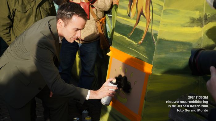 eDSC00035- nieuwe muurschildering in de Jeroen Bosch-tuin - 30nov2024 - foto GerardMontE web eDSC00035- nieuwe muurschildering in de Jeroen Bosch-tuin - 30nov2024 - foto GerardMontE web