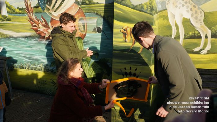 eDSC00047- nieuwe muurschildering in de Jeroen Bosch-tuin - 30nov2024 - foto GerardMontE web eDSC00047- nieuwe muurschildering in de Jeroen Bosch-tuin - 30nov2024 - foto GerardMontE web