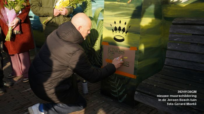 eDSC00068- nieuwe muurschildering in de Jeroen Bosch-tuin - 30nov2024 - foto GerardMontE web eDSC00068- nieuwe muurschildering in de Jeroen Bosch-tuin - 30nov2024 - foto GerardMontE web