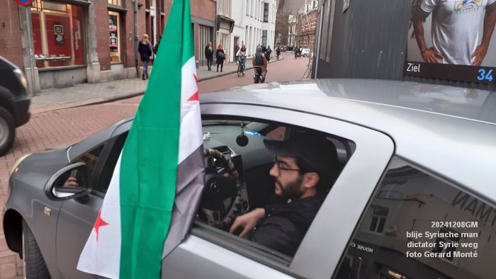 20241208_152204- blije Syrische man - dictator Syrie gevlucht - 8dec2024 - foto GerardMontE web 20241208_152204- blije Syrische man - dictator Syrie gevlucht - 8dec2024 - foto GerardMontE web