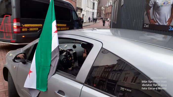 20241208_152207- blije Syrische man - dictator Syrie gevlucht - 8dec2024 - foto GerardMontE web 20241208_152207- blije Syrische man - dictator Syrie gevlucht - 8dec2024 - foto GerardMontE web