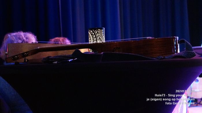 DSC08660- Huis73 - Sing your song 5 - je eigen song op het podium - 13dec2024 -  foto GerardMontE web