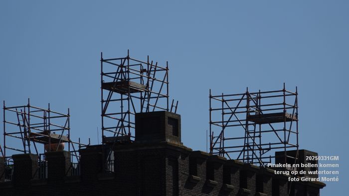 DSC08050- Pinakels en bollen komen terug op de watertoren - 1apr2025 - foto GerardMontE web DSC08050- Pinakels en bollen komen terug op de watertoren - 1apr2025 - foto GerardMontE web
