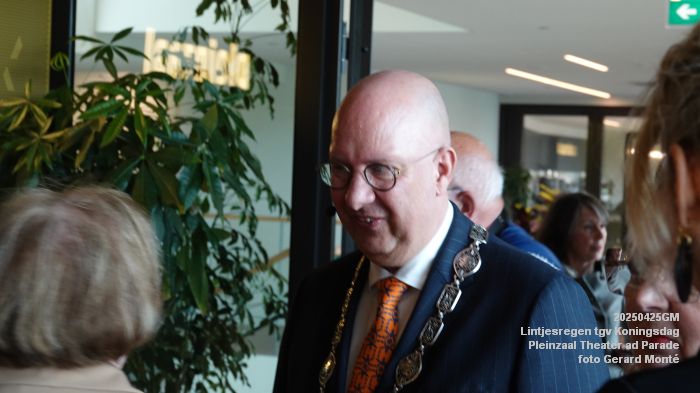 DSC00798- Lintjesregen tgv Koningsdag - Pleinzaal theater aan de Parade - 25apr2025 - foto GerardMontE web DSC00798- Lintjesregen tgv Koningsdag - Pleinzaal theater aan de Parade - 25apr2025 - foto GerardMontE web