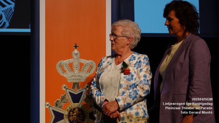 DSC00848- Lintjesregen tgv Koningsdag - Pleinzaal theater aan de Parade - 25apr2025 - foto GerardMontE web DSC00848- Lintjesregen tgv Koningsdag - Pleinzaal theater aan de Parade - 25apr2025 - foto GerardMontE web