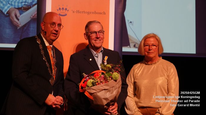 DSC00957- Lintjesregen tgv Koningsdag - Pleinzaal theater aan de Parade - 25apr2025 - foto GerardMontE web DSC00957- Lintjesregen tgv Koningsdag - Pleinzaal theater aan de Parade - 25apr2025 - foto GerardMontE web