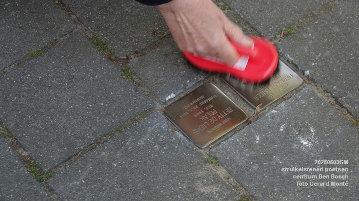 DSC01833- struikelstenen poetsen - 3mei2025 - foto GerardMontE web DSC01833- struikelstenen poetsen - 3mei2025 - foto GerardMontE web