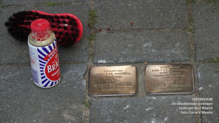 DSC01835- struikelstenen poetsen - 3mei2025 -  foto GerardMontE web