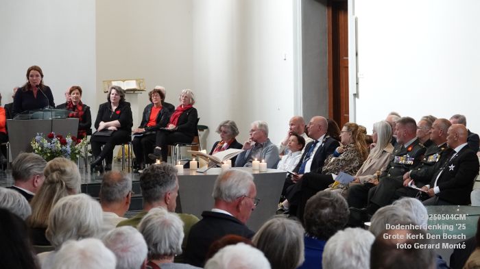 DSC02329- Dodenherdenking - Grote Kerk Den Bosch - 4mei2025 - foto GerardMontE web DSC02329- Dodenherdenking - Grote Kerk Den Bosch - 4mei2025 - foto GerardMontE web