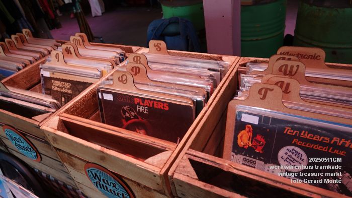 DSC03474- Werkwarenhuis Tramkade - vintage treasure markt - 11mei2025 -  foto GerardMontE web