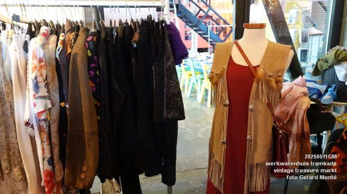 DSC03487- Werkwarenhuis Tramkade - vintage treasure markt - 11mei2025 -  foto GerardMontE web