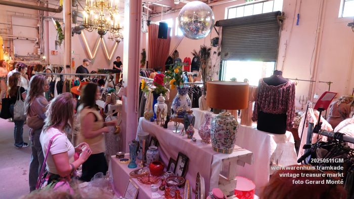 DSC03490- Werkwarenhuis Tramkade - vintage treasure markt - 11mei2025 -  foto GerardMontE web