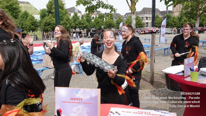 DSC04342- Finale vd Vlag v Verbinding - Intern Dag v Culturele Diversiteit - 21mei2025 - foto GerardMontE web DSC04342- Finale vd Vlag v Verbinding - Intern Dag v Culturele Diversiteit - 21mei2025 - foto GerardMontE web