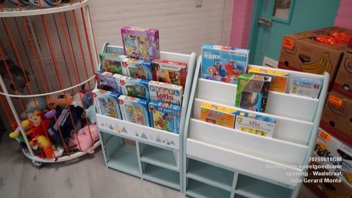 DSC06205- Kleding - en speelgoedbank Waalstraat opening - 19juni2025 - foto GerardMontE web DSC06205- Kleding - en speelgoedbank Waalstraat opening - 19juni2025 - foto GerardMontE web