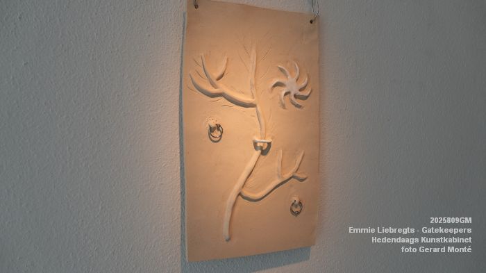 DSC02116- Emmie Liebregts - Gatekeepers - Hedendaags Kunstkabinet - 9augi2025 -  foto GerardMontE