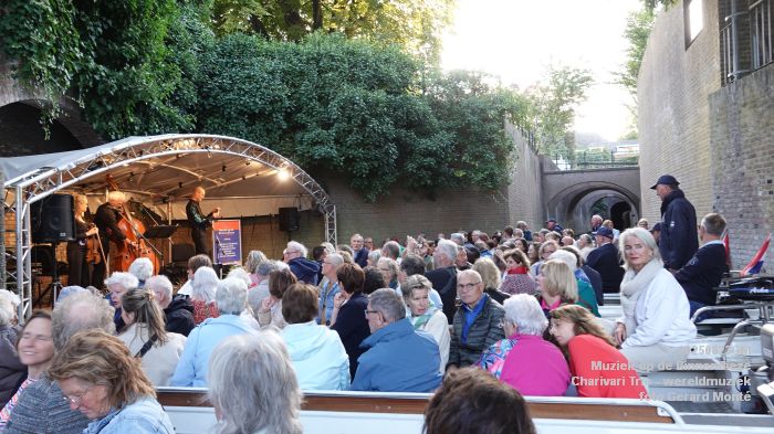 DSC03008- Muziek op de Binnendieze - Charivari Trio - 23aug2025 -  foto GerardMontE