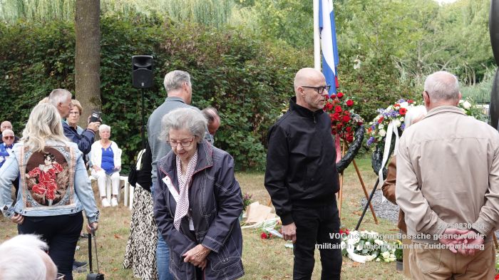 DSC03751- VOC herdenking Bossche gesneuvelde militairen - Indiemonument Zuiderparkweg - 30aug2025 - foto GerardMontE DSC03751- VOC herdenking Bossche gesneuvelde militairen - Indiemonument Zuiderparkweg - 30aug2025 - foto GerardMontE