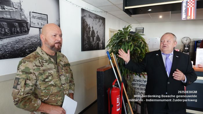 DSC03763- VOC herdenking Bossche gesneuvelde militairen - Indiemonument Zuiderparkweg - 30aug2025 - foto GerardMontE DSC03763- VOC herdenking Bossche gesneuvelde militairen - Indiemonument Zuiderparkweg - 30aug2025 - foto GerardMontE