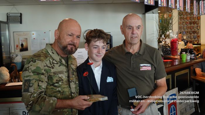 DSC03774- VOC herdenking Bossche gesneuvelde militairen - Indiemonument Zuiderparkweg - 30aug2025 - foto GerardMontE DSC03774- VOC herdenking Bossche gesneuvelde militairen - Indiemonument Zuiderparkweg - 30aug2025 - foto GerardMontE