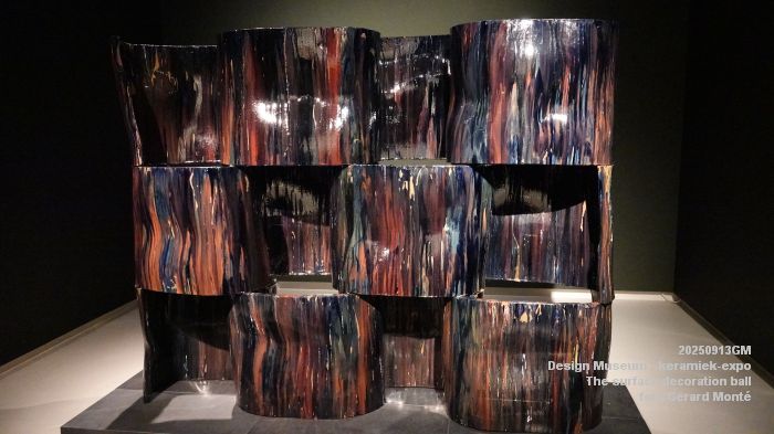 DSC05197- Design Museum keramiek - The surface decoration ball - 13sep2025 - foto GerardMontE DSC05197- Design Museum keramiek - The surface decoration ball - 13sep2025 - foto GerardMontE