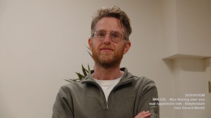 DSC06327- nkv-eol in De Slinger - Nico Staring -  oud-Egyptische tolk- 24sep2025 -  foto GerardMontE