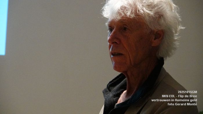 DSC09163- nkv-eol in De Slinger - Flip de Bree - vertrouwen in Romeins geld - 15okt2025 -  foto GerardMontE