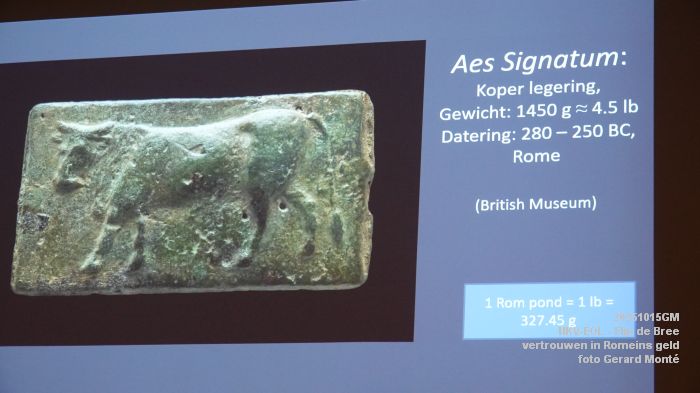 DSC09179- nkv-eol in De Slinger - Flip de Bree - vertrouwen in Romeins geld - 15okt2025 -  foto GerardMontE