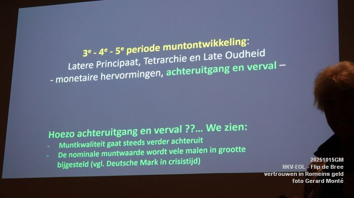 DSC09202- nkv-eol in De Slinger - Flip de Bree - vertrouwen in Romeins geld - 15okt2025 -  foto GerardMontE