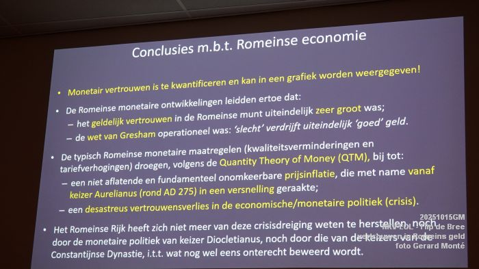 DSC09267- nkv-eol in De Slinger - Flip de Bree - vertrouwen in Romeins geld - 15okt2025 -  foto GerardMontE