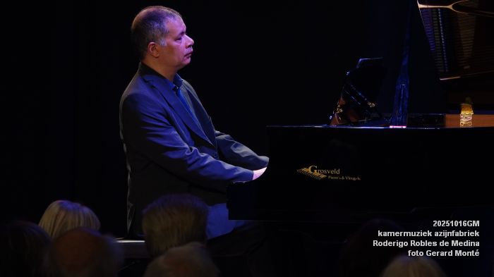 DSC09290- kamermuziek azijnfabriek - Roderigo Robles de Medina - 16okt2025 -  foto GerardMontE