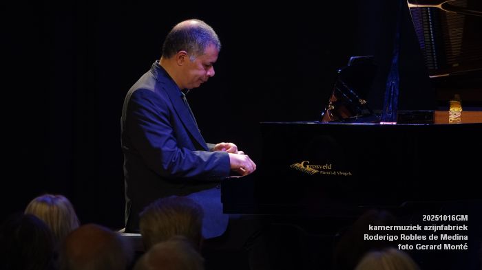 DSC09294- kamermuziek azijnfabriek - Roderigo Robles de Medina - 16okt2025 -  foto GerardMontE