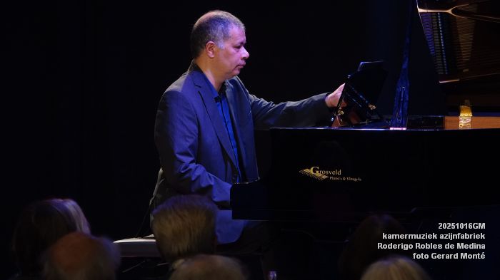 DSC09305- kamermuziek azijnfabriek - Roderigo Robles de Medina - 16okt2025 -  foto GerardMontE