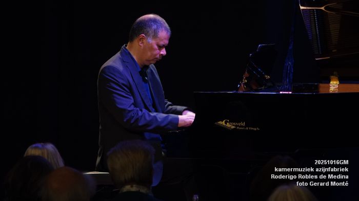 DSC09306- kamermuziek azijnfabriek - Roderigo Robles de Medina - 16okt2025 -  foto GerardMontE