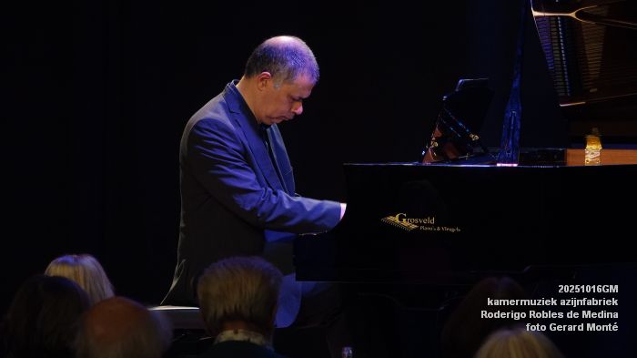 DSC09307- kamermuziek azijnfabriek - Roderigo Robles de Medina - 16okt2025 -  foto GerardMontE