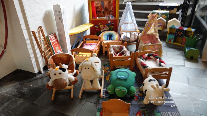 DSC09701- 30e Vincentius speelgoedbeurs in Sint-Janslyceum Sweelinckplein - 18okt2025 -  foto GerardMontE
